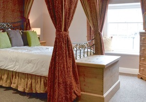 2 bedroom accommodation in Middleham, near Leyburn