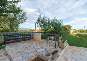 2 bedroom accommodation in Podgradina