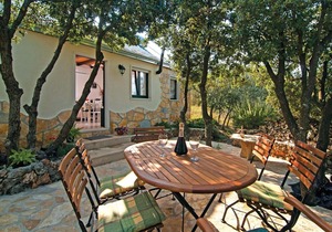2 bedroom accommodation in Pucisca