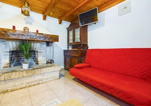 2 bedroom accommodation in Pucisca