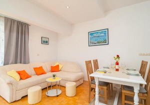 2 Bedroom Amazing Apartment In Slime