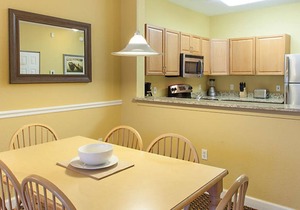 2 bedroom apartment in Harbor Lights Resort