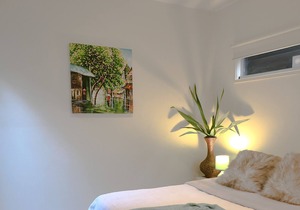 2 bedroom apartment across the road from the beach