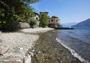 2 bedroom apartment in a popular holiday residence with private beach
