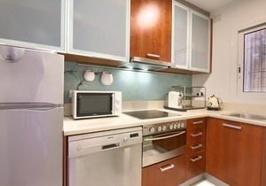 2 bedroom apartment with sea views & terrace, 2 minutes walking to Sa Tuna in Begur (H44)