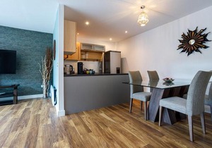 2 Bedroom Apt, with parking. Northern Quarter