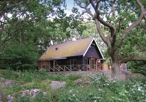 2 bedroom beautiful home in Fjälkinge