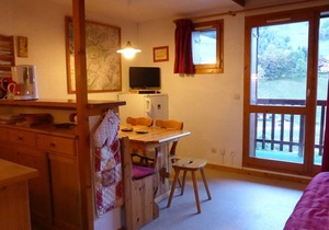 2-Bedroom Duplex, Pool, Close to Lifts, Sleeps 6