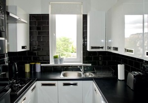 2 Bedroom Edinburgh Apartment with Parking