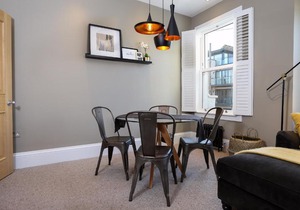 2 Bedroom Flat in Wandsworth Close to Tube Station