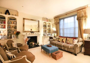 2 Bedroom Flat With Patio Close To Victoria