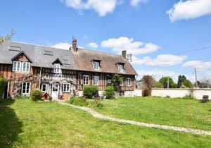 2 bedroom accommodation in Le Mesnil-Esnard