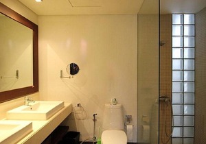 2 Bedroom Garden Pool Access Apartment