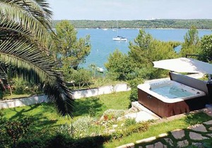 2 Bedroom Gorgeous Apartment In Pula