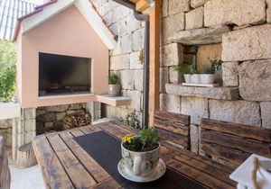 2 Bedroom Gorgeous Home In Gata
