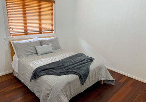 2 bedroom(s) House near Redcliffe
