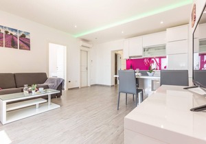 2 bedroom stunning apartment in Medici