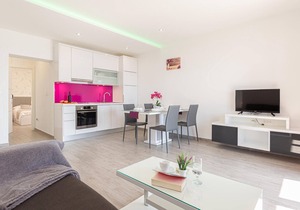 2 bedroom stunning apartment in Medici