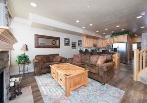 2 Bedroom Vacation Rental in Huntsville, Utah - Snowbasin Lodging LS86