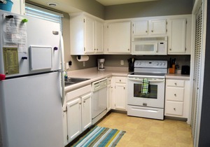 2 BR/2 BA Lakefront Lighthouse Landing Condo with Wifi