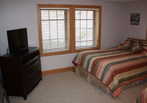 2 BR/2 BA Lakefront Lighthouse Landing Condo with Wifi, nestled in a quiet cove