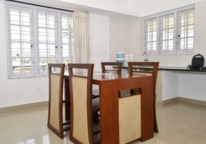 2-BR ( 2 BEDROOM A ) and a STUDIO homestay in RANGE VIEW