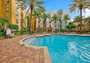 2 BR at CityPlace with 2 parkings.