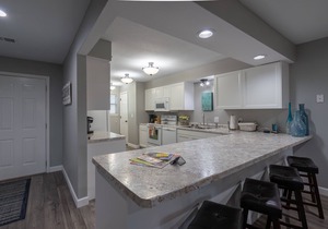 2-BR Updated WALK-IN Condo ~ 2 Pools ~ Near the Strip ~ FREE TICKETS INCLUDED! (FHC-13)