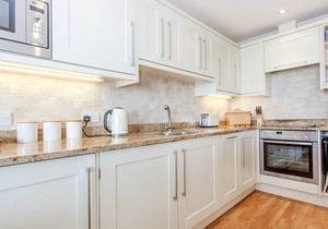 2 BURGH ISLAND CAUSEWAY, family friendly, with pool in Bigbury-On-Sea
