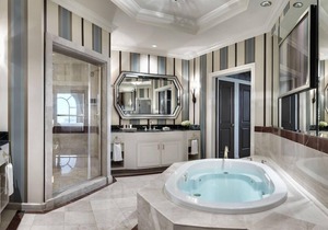 2 Connecting Suites at a 5⭐️ Hotel
