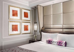 2 Connecting Suites at a 5⭐️ Hotel