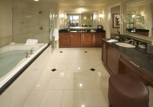 2 Connecting Suites at a 4.5⭐️ Hotel