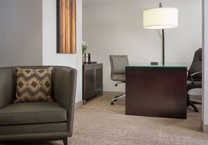 2 Connecting Suites at a 4⭐️ Hotel