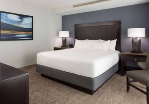 2 Connecting Suites at a 4⭐️ Hotel