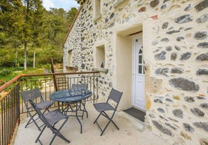 2 bedroom accommodation in Saint-Martin-sur lavez