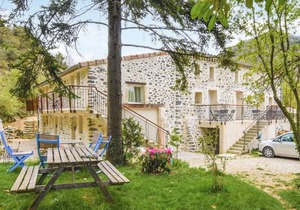 2 bedroom accommodation in Saint-Martin-sur lavez