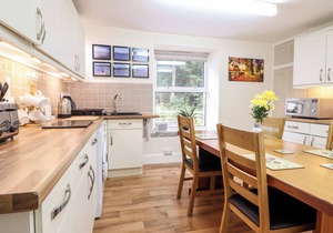 2 ISYGRAIG, pet friendly, country holiday cottage in Corris