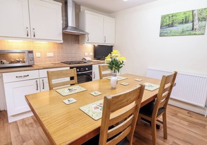 2 ISYGRAIG, pet friendly, country holiday cottage in Corris