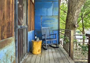 2 Mi to Dtwn Pet-Friendly Austin Studio with Yard