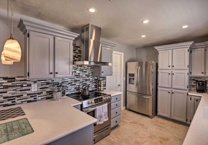 2 Mi to Lake Havasu Home with Patio and Pool