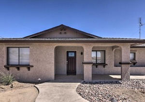 2 Mi to Lake Havasu Home with Patio and Pool