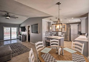 2 Mi to Lake Havasu Home with Patio and Pool