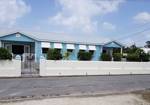 2 minute Walk to Beach, Newly Renovated, 2 Bedroom 2 Bathroom Apartment #2