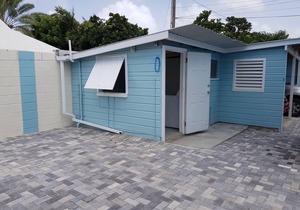 2 minute Walk to Beach, Newly Renovated, 2 Bedroom 2 Bathroom Apartment #2