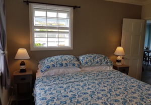 2 minute Walk to Beach, Newly Renovated, 2 Bedroom 2 Bathroom Apartment #2