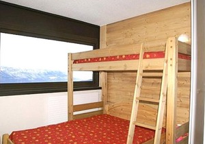 2 pièces au pied des pistes avec balcon et skiroom - FR-1-557-34