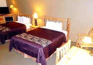 2 Queen Beds with Living Room at FairBridge Inn & Suites Sandpoint