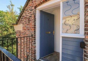 2 Rodgers Mews