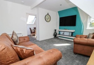 2 Rodgers Mews