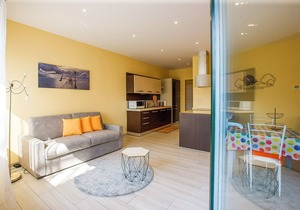 2-room apartment with parking space, sunny balcony and panoramic view